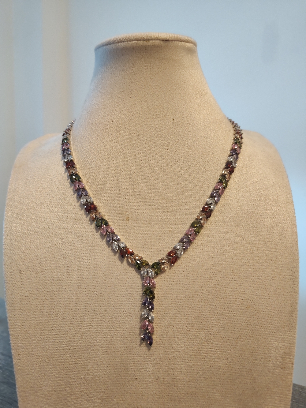 Swarovski Crystal Leaf Necklace and Earrings Set - Picture 7 of 7